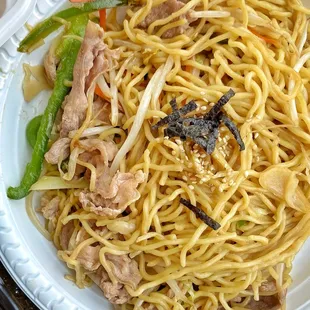 Beef Stir Fry ramen - simple and delicious IG: @bettyeatsthecity