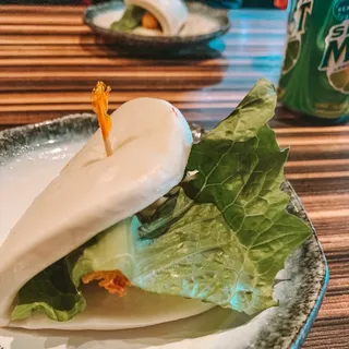 Fried Chicken Bun (1 Pc)