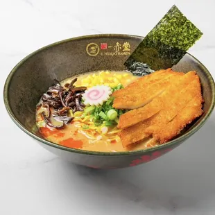 Crispy chicken ramen 
crispy chicken, fish cake, scliced cabbage, black fungus, corn, green onion, red chili pepper, spicy oil in soy base.