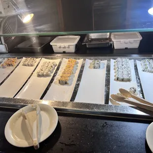 sushi and sashimi, interior