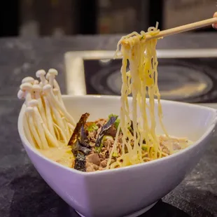 noodles, noodle soup, ramen, ramen and noodles, food, noodle dish