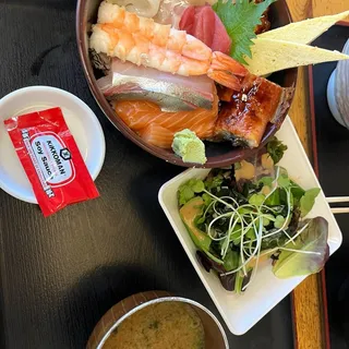 Deluxe Chirashi Box