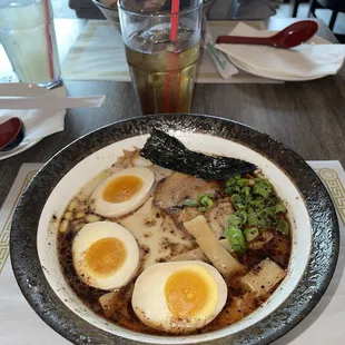 Tonkotsu Kuro