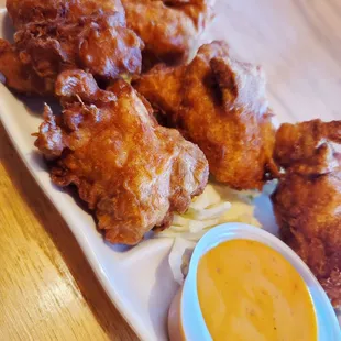 chicken wings and fried chicken, bbq wings, poultry, chicken wings, food, fried chicken wings, fried chicken, chicken, bbq chicken