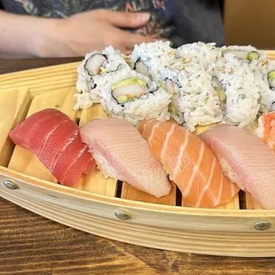 5 piece nigiri and California roll combo