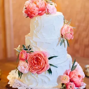 &quot;Old School Betty Crocker&quot; Wedding Cake