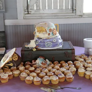 So not only is this confectionery failure $1000, it managed to take out more desserts when it self-destructed!