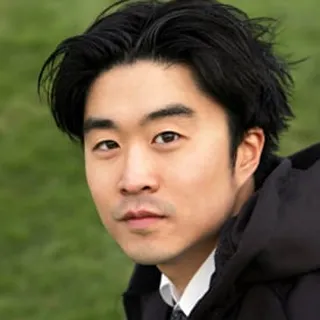 Liang W.