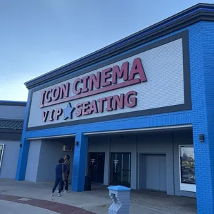 Icon Cinema, Edmond.