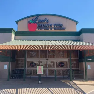 Iconic Cafe is inside of Annie's health food market