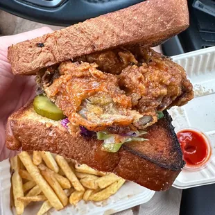 Hot Maple Blue Oyster sandwich. Great flavor profile!