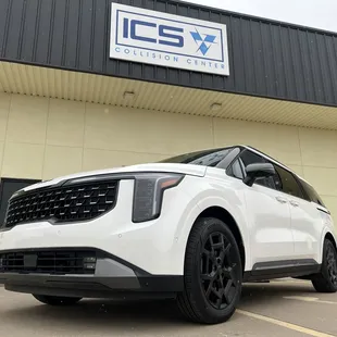 2025 Kia Carnival after repairs.