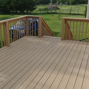 a view of the back yard