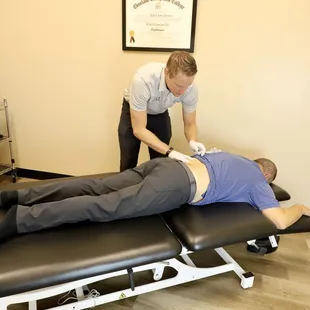 chiropractor dry needling back