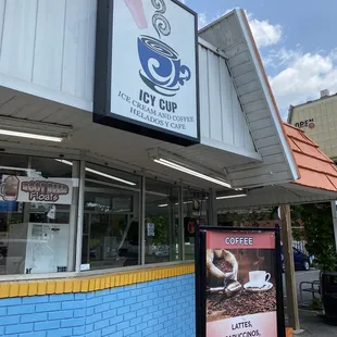 the outside of a coffee shop