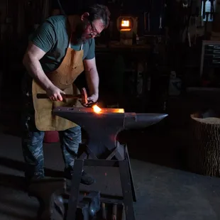 Blacksmithing with Maccabee  Metals