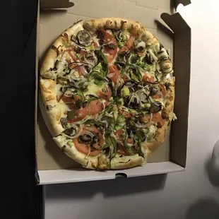 No nonsense Deep dish pizza delivery ( Size: medium)