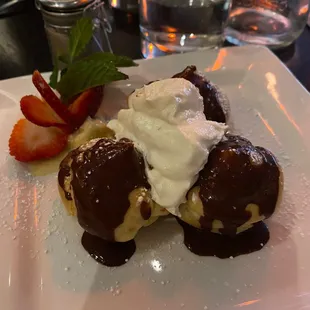 Profiteroles