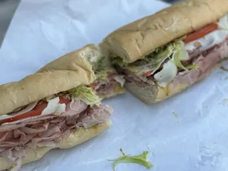 Plumpeez Deli