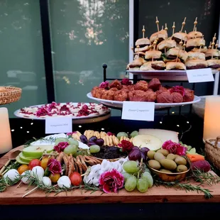 Indian Fusion Appetizers
Presentation
Live Catering