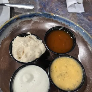 Lotsa good sauces for wings!