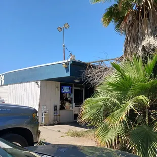 the outside of the restaurant