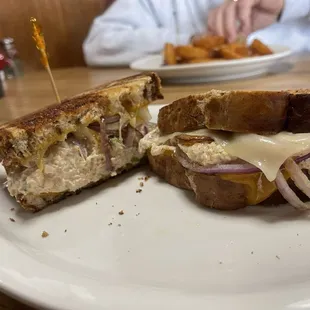 Tuna melt