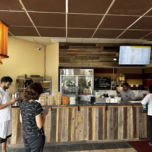 people ordering food
