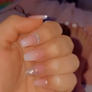 nails