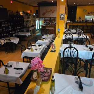 Middle section dining area