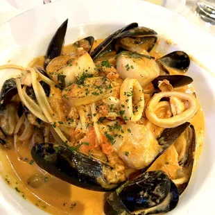 Seafood linguini