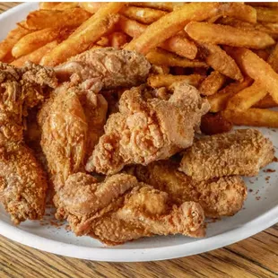 Wings with fries