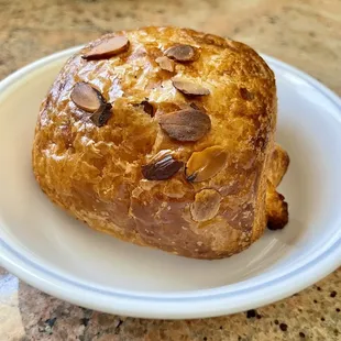 Best almond croissant