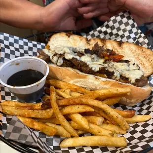 Philly Cheese (Steak)