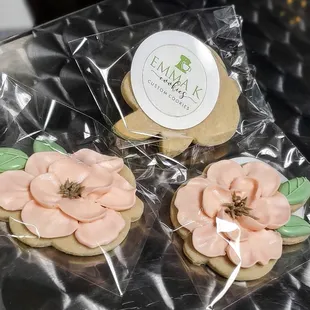 Starting April 1st we will be featuring Emma K Cookies on site. Individuals, DIY take home kits and froyo sandwiches. Stop in 2pm-9pm.