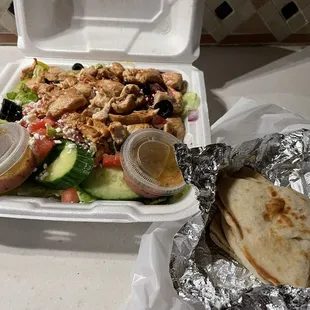 Cesar salad with grilled chicken