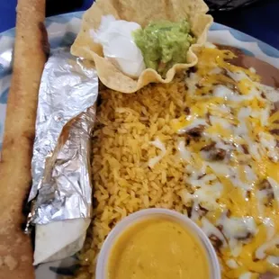 a plate of mexican food