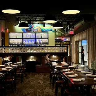 sushi and sashimi, interior