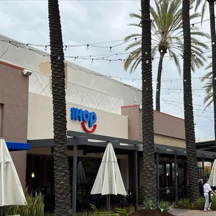 The beautiful IHOP patio.