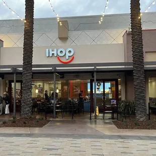 the front entrance of a restaurant