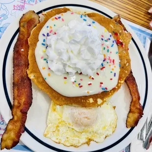 Kids Cupcake Pancakes with bacon and eggs