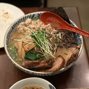 ramen, ramen and noodles, noodle soup, noodle dish, food, noodles