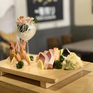 1/2 size Sashimi Moriawase (10pcs)