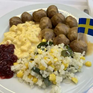 12 Swedish meatballs, cauliflower rice, lingonberries and mac &apos;n cheese