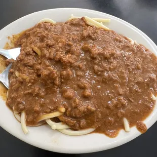 (1/2) a spaghetti with chili