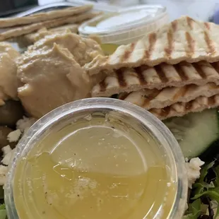 Hummus salad with lemon dressing