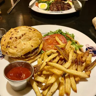 Ike's Classic Burger with Cheese