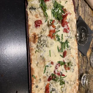 Spinach &amp; Artichoke Flatbread