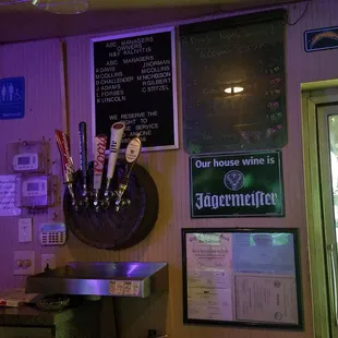 Ike's Sportz Bar & Grill