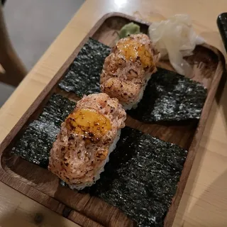 Salmon Hand Roll